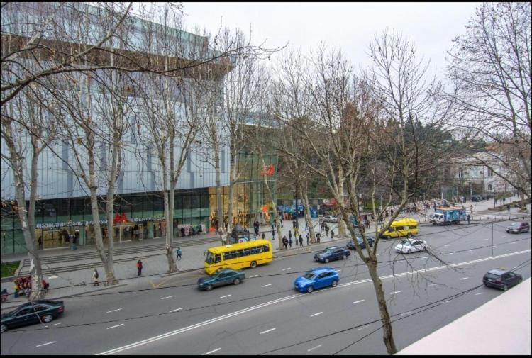 Rustaveli Apartment City Centre Tbilisi Exterior photo